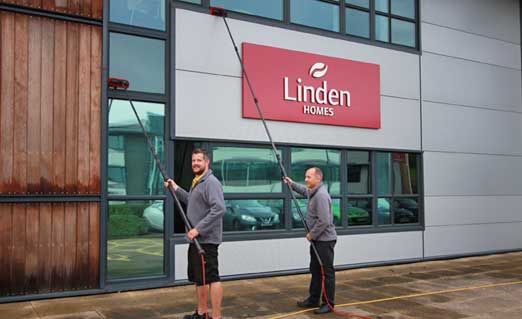 commercial_window_cleaner-exeter Commercial Window Cleaner Exeter