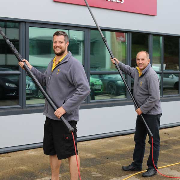 window-cleaner-lympstone Window Cleaner Lympstone