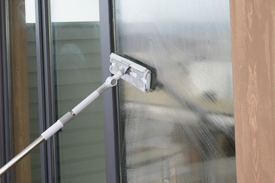 window_cleaners-lympstone Window Cleaners Lympstone